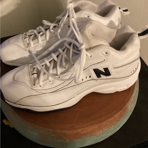 New Balance 462 ankle support -SZ 9D
Hat included-New snap back - Picture 2 of 5